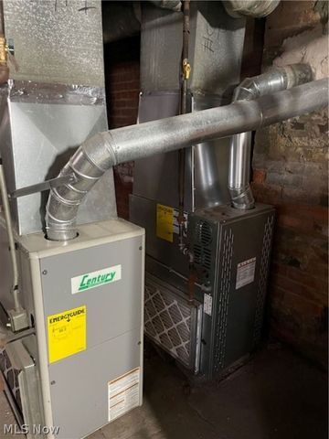 957 E 143rd Street, Cleveland, OH 44110