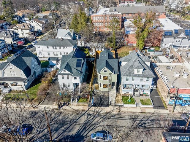 249 Hillside, Leonia, NJ 07605