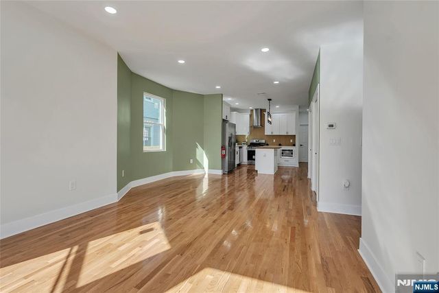 249 Hillside, Leonia, NJ 07605