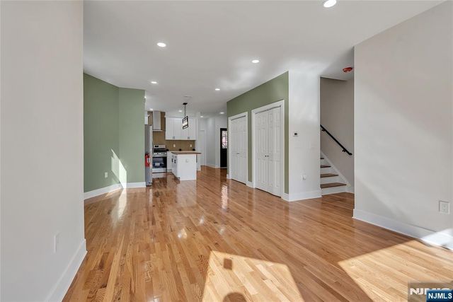 249 Hillside, Leonia, NJ 07605