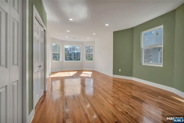 249 Hillside, Leonia, NJ 07605