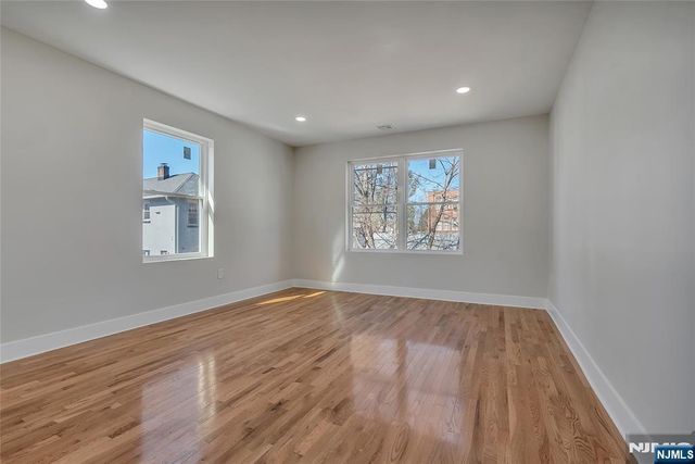 249 Hillside, Leonia, NJ 07605