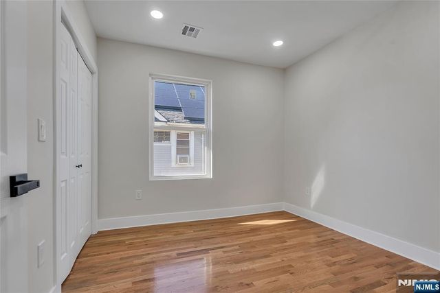 249 Hillside, Leonia, NJ 07605