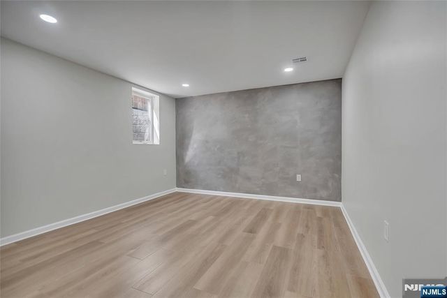 249 Hillside, Leonia, NJ 07605