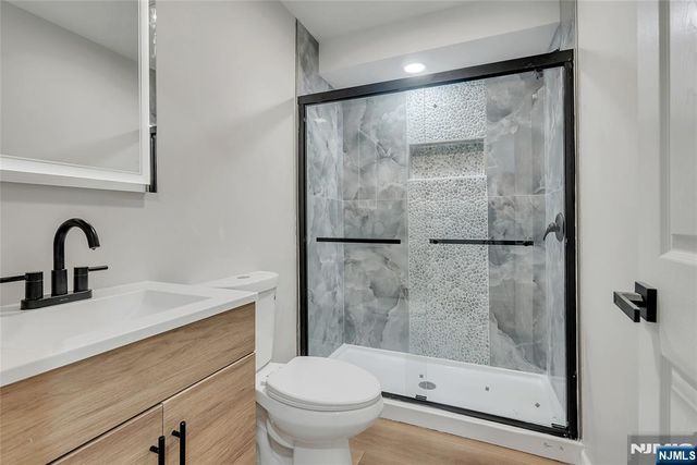 249 Hillside, Leonia, NJ 07605