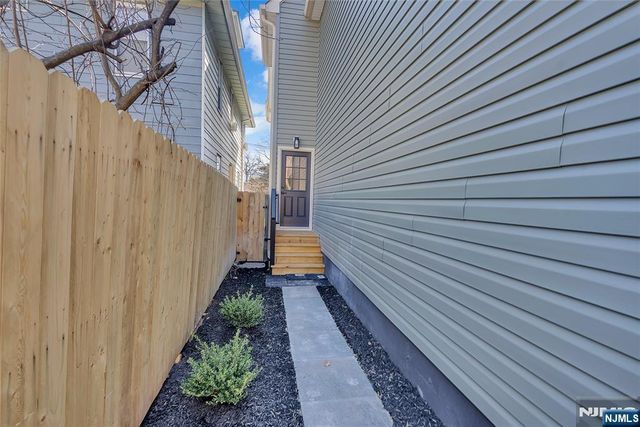 249 Hillside, Leonia, NJ 07605