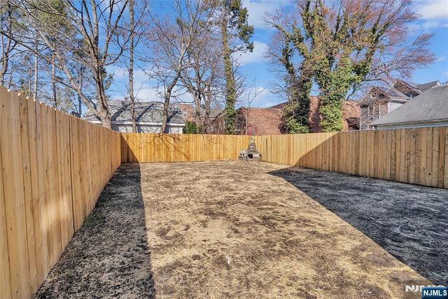 249 Hillside, Leonia, NJ 07605