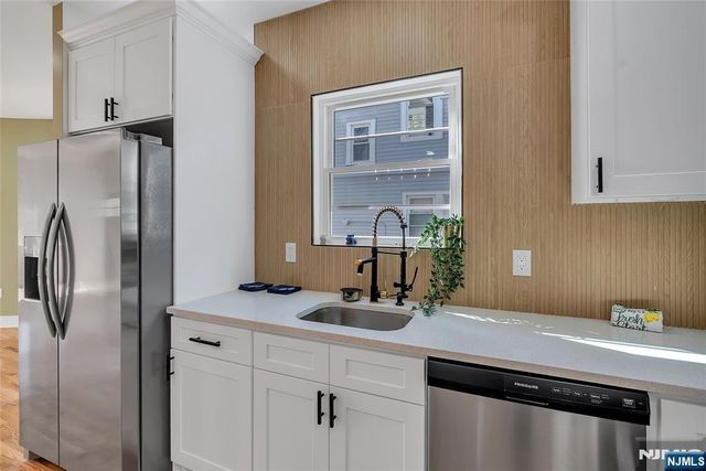 249 Hillside, Leonia, NJ 07605