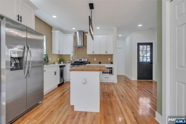 249 Hillside, Leonia, NJ 07605