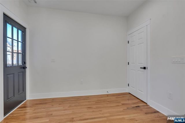 249 Hillside, Leonia, NJ 07605