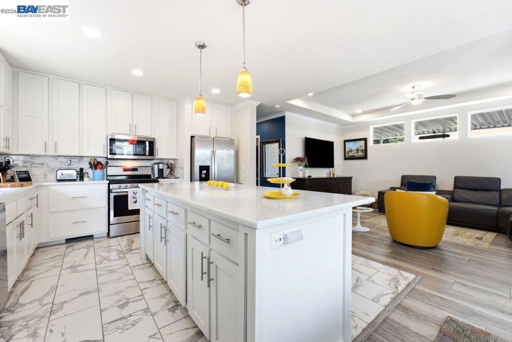 Image 12 of property listing at 3231 Vineyard Ave., Pleasanton, CA 94566
