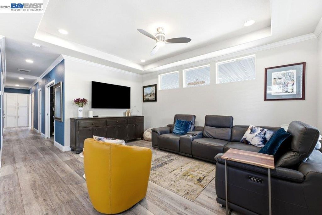 Image 8 of property listing at 3231 Vineyard Ave., Pleasanton, CA 94566