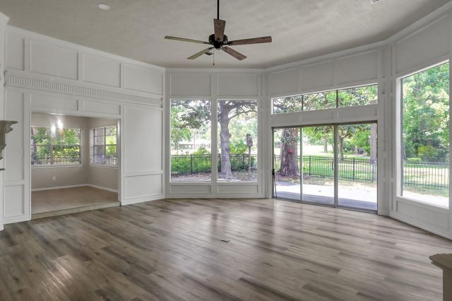 88 April Wind Drive S, Conroe, TX 77356