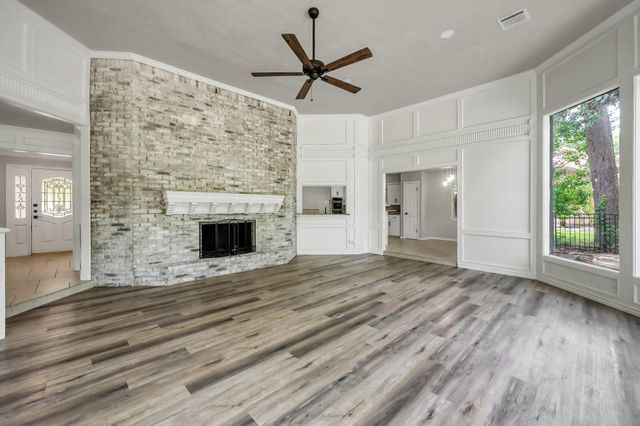 88 April Wind Drive S, Conroe, TX 77356