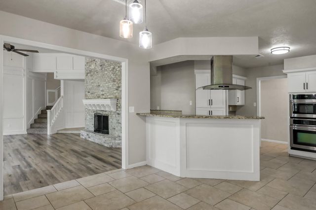 88 April Wind Drive S, Conroe, TX 77356