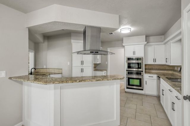 88 April Wind Drive S, Conroe, TX 77356