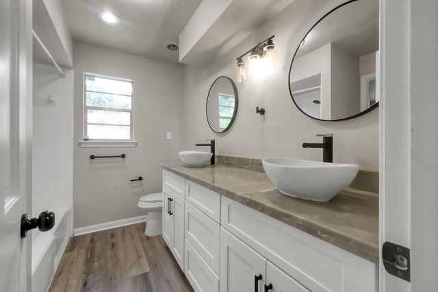 88 April Wind Drive S, Conroe, TX 77356