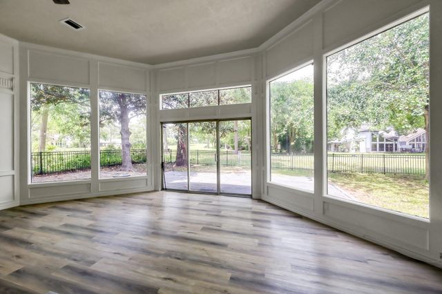 88 April Wind Drive S, Conroe, TX 77356
