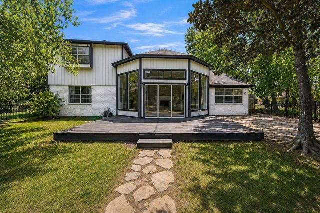 88 April Wind Drive S, Conroe, TX 77356