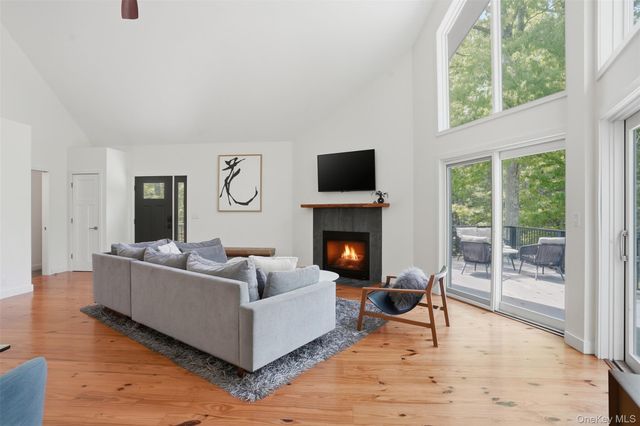 21 Woodland Lane, Palenville, NY 12463