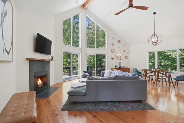 21 Woodland Lane, Palenville, NY 12463