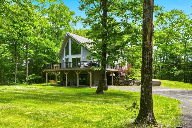 21 Woodland Lane, Palenville, NY 12463