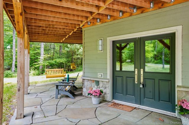 21 Woodland Lane, Palenville, NY 12463