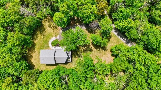 21 Woodland Lane, Palenville, NY 12463