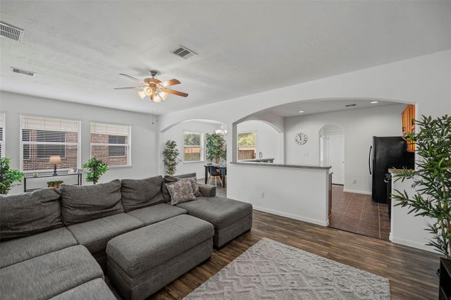10519 Day Trail Lane, Spring, TX 77379