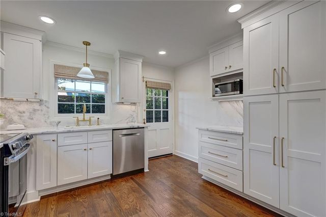1833 Banking Street B6, Greensboro, NC 27408