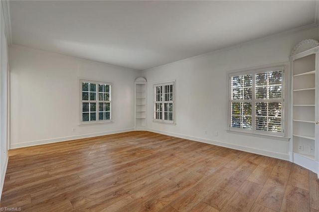 1833 Banking Street B6, Greensboro, NC 27408