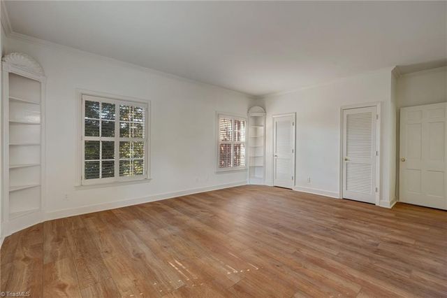 1833 Banking Street B6, Greensboro, NC 27408
