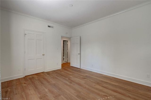 1833 Banking Street B6, Greensboro, NC 27408