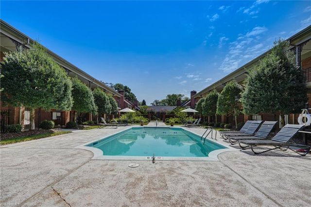 1833 Banking Street B6, Greensboro, NC 27408