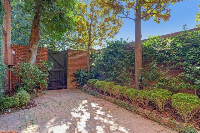 1833 Banking Street B6, Greensboro, NC 27408