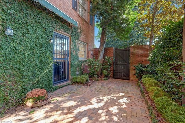 1833 Banking Street B6, Greensboro, NC 27408