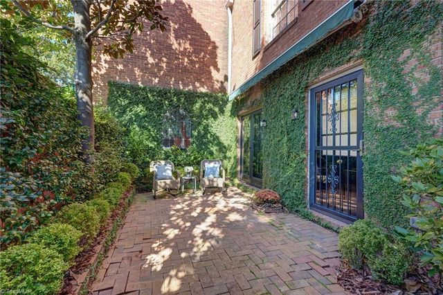 1833 Banking Street B6, Greensboro, NC 27408