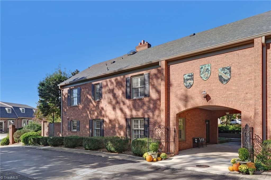 1833 Banking Street B6, Greensboro, NC 27408