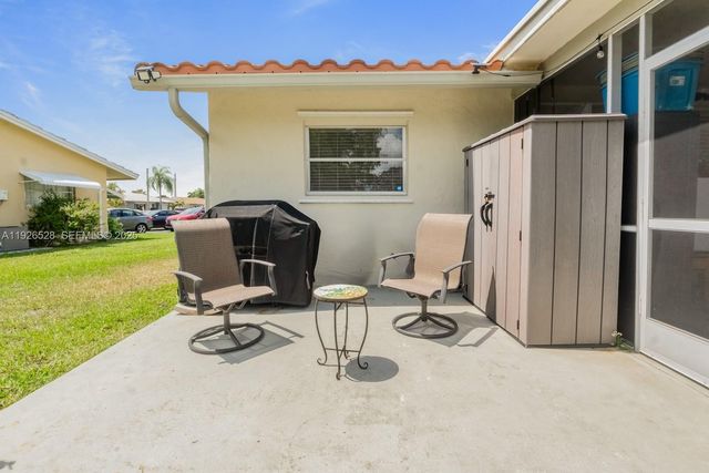 7002 NW 95th Ave, Tamarac, FL 33321