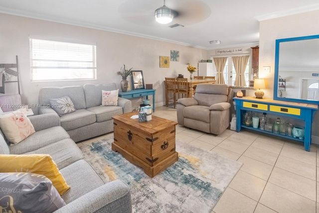 7002 NW 95th Ave, Tamarac, FL 33321