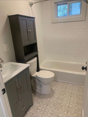 159 Tremont St, Taunton, MA 02780