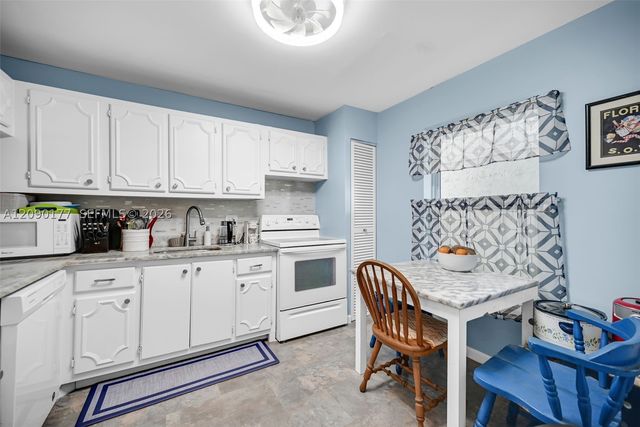 1402 NW 80th Ave 103, Margate, FL 33063