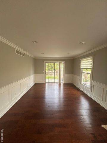 1466 Knights Ridge Court, Rochester Hills, MI 48306