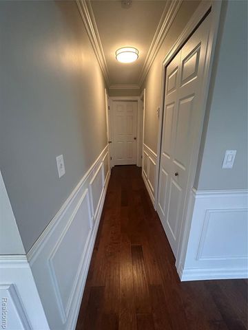 1466 Knights Ridge Court, Rochester Hills, MI 48306