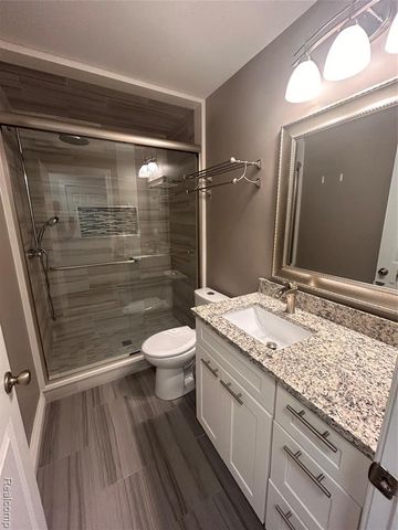1466 Knights Ridge Court, Rochester Hills, MI 48306