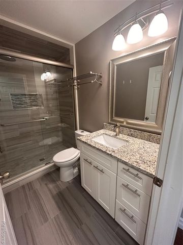 1466 Knights Ridge Court, Rochester Hills, MI 48306