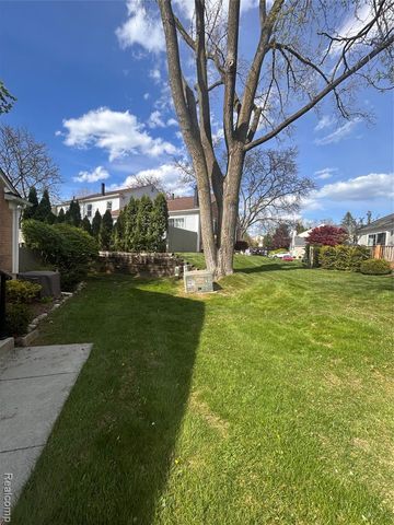 1466 Knights Ridge Court, Rochester Hills, MI 48306