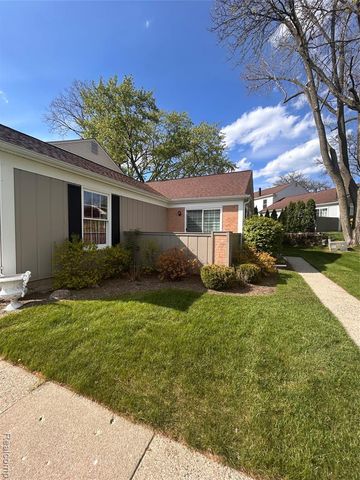 1466 Knights Ridge Court, Rochester Hills, MI 48306