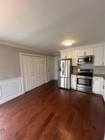 1466 Knights Ridge Court, Rochester Hills, MI 48306