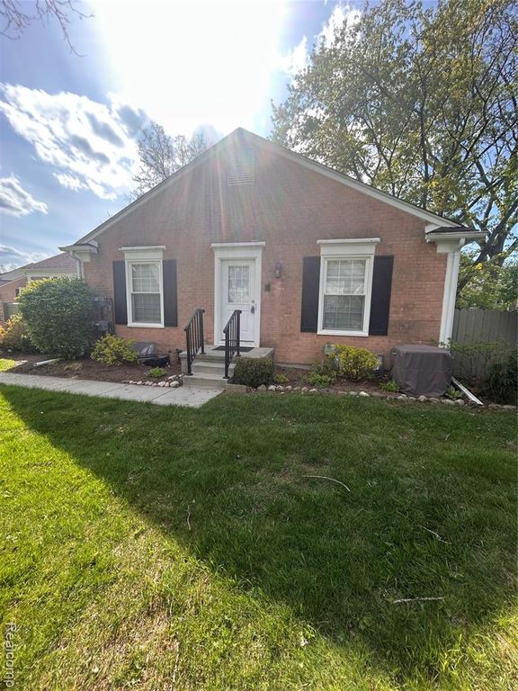 1466 Knights Ridge Court, Rochester Hills, MI 48306